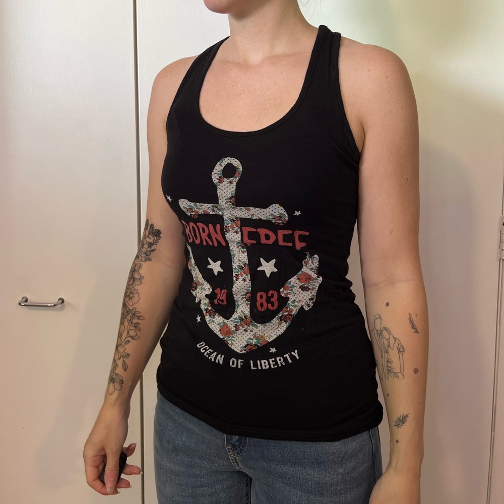 Teenbell, small, black tank
